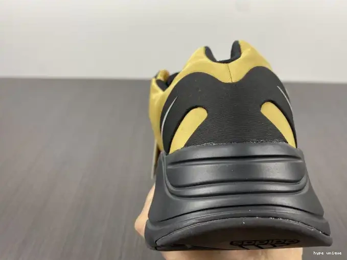 hype GZ0717 Flux' 700 Boost 'Honey Yeezy MNVN 0530